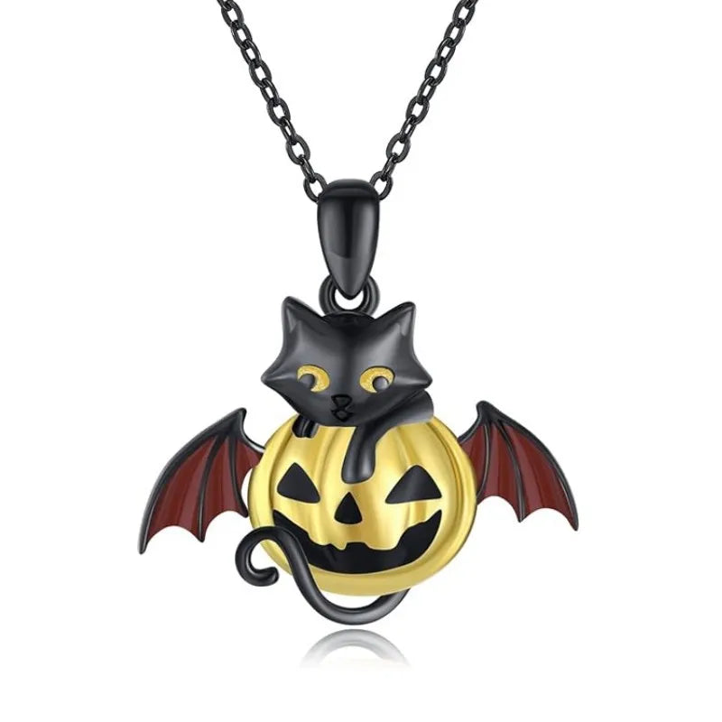 Punk gothic-style necklace with bat wing pendant and heart shape in resin – dark fantasy alloy chain, Halloween gift for women, casual fashion accessory