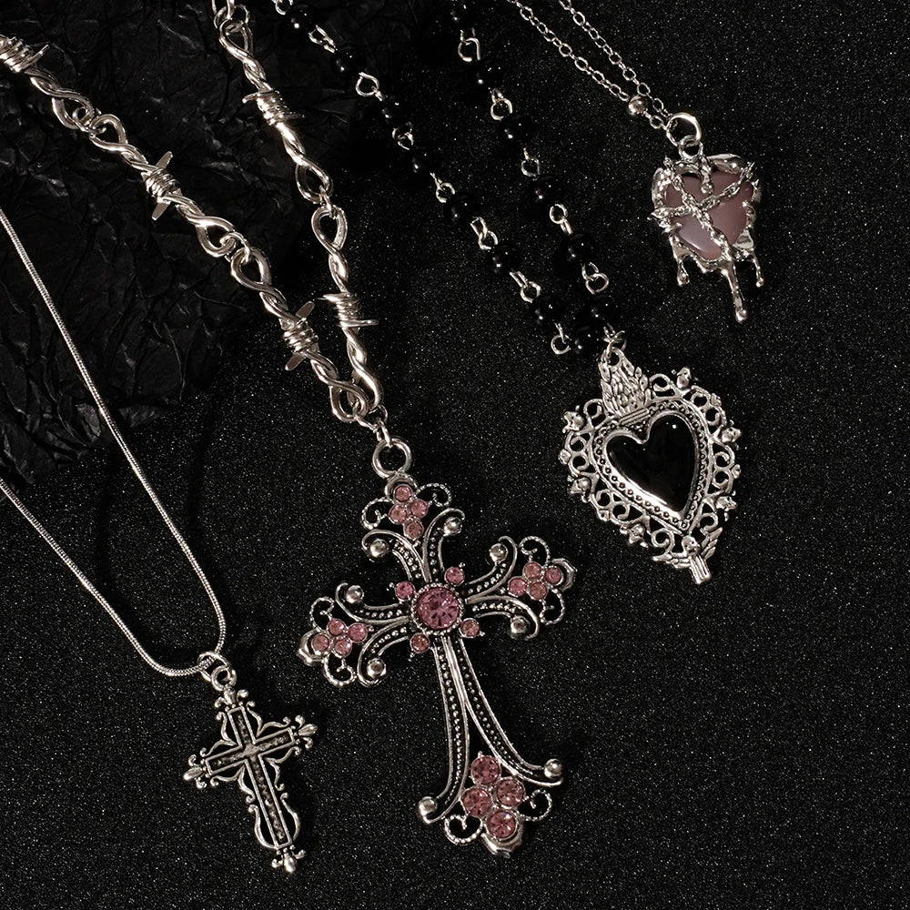 Customised Y2K-style cross and love pendant necklace, sweet and cool for girls, suitable for everyday wear.