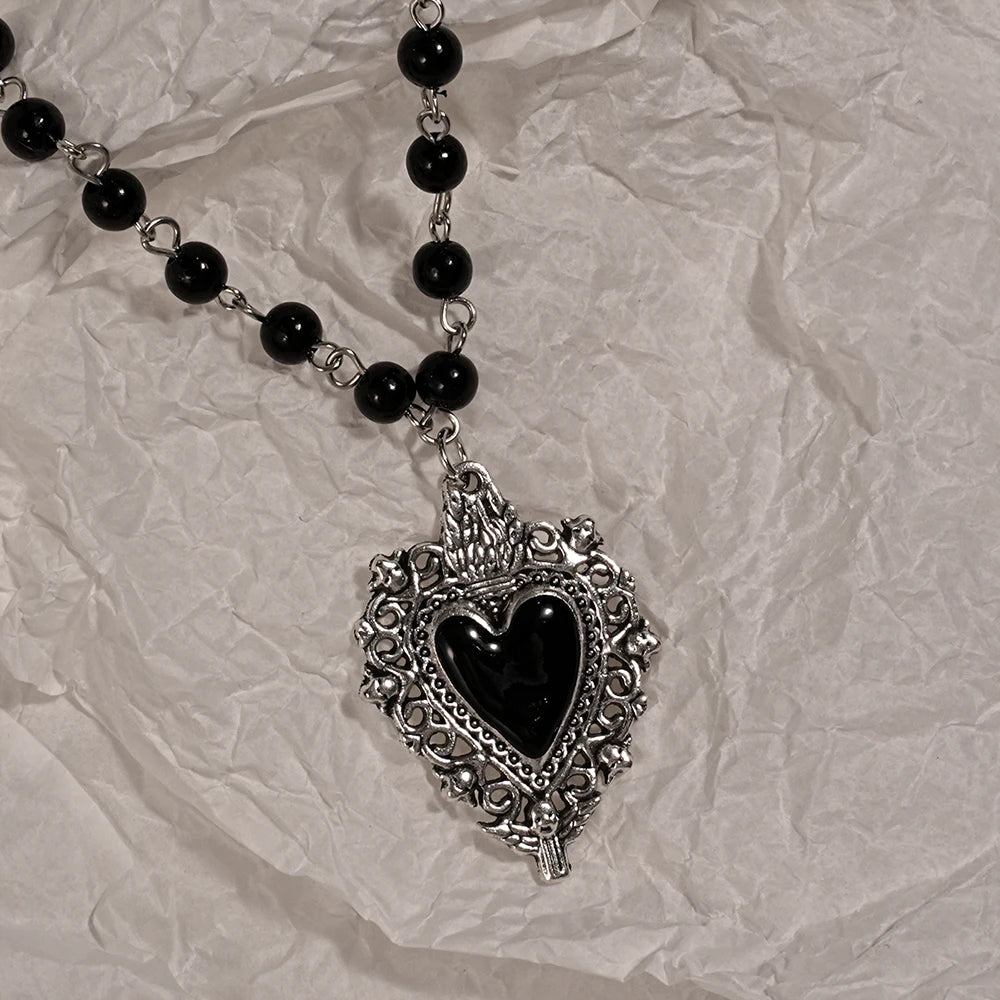 Customised Y2K-style cross and love pendant necklace, sweet and cool for girls, suitable for everyday wear.